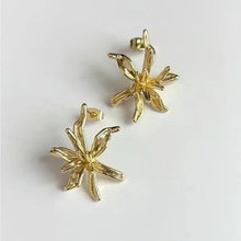 Load image into Gallery viewer, Sweet Lilly Earrings