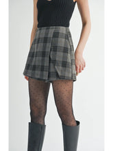 Load image into Gallery viewer, Bold Move Skort