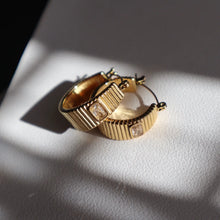 Load image into Gallery viewer, Stella Hoops