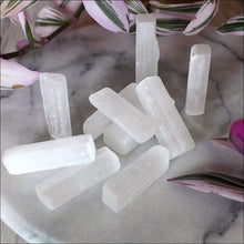 Load image into Gallery viewer, Raw Selenite Mini Wand