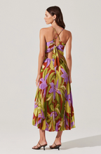 Load image into Gallery viewer, Blythe Dress in Floral