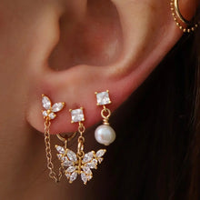 Load image into Gallery viewer, Claire Pearl Studs