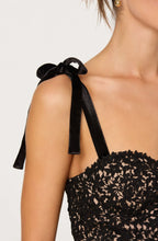 Load image into Gallery viewer, Donne Floral Lace Bustier Top