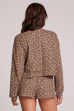 Load image into Gallery viewer, Suzzans Sweatshirt - Leopard, back