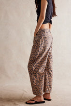 Load image into Gallery viewer, Good Luck Barrel Jeans in Brown Sugar