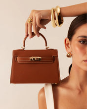 Load image into Gallery viewer, Hariette handle bag in Tan