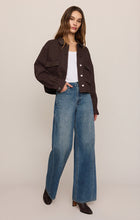 Load image into Gallery viewer, Rey Cropped Chore Jacket Umber detail 2
