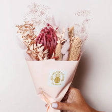 Load image into Gallery viewer, Dried Flower Bouquet