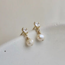 Load image into Gallery viewer, Claire Pearl Studs