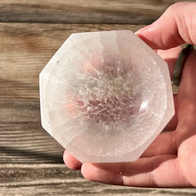 Load image into Gallery viewer, Selenite Bowl