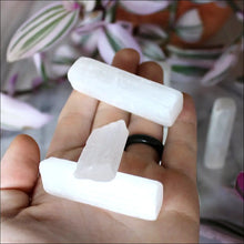Load image into Gallery viewer, Raw Selenite Mini Wand