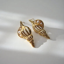 Load image into Gallery viewer, Pearl Conch Shell Earrings