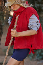 Load image into Gallery viewer, Scout it Out Fleece Vest in Cranberry