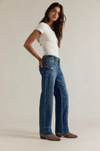 Load image into Gallery viewer, Risk Taker Mid-Rise Jeans