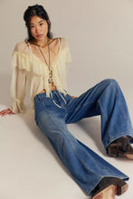 Load image into Gallery viewer, Libre Wide-Leg Jeans