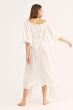 Load image into Gallery viewer, Ivory Beach Bliss Maxi Dress