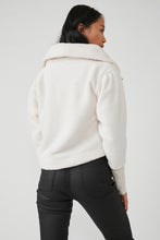 Load image into Gallery viewer, Champagne Dream Poppy Pullover